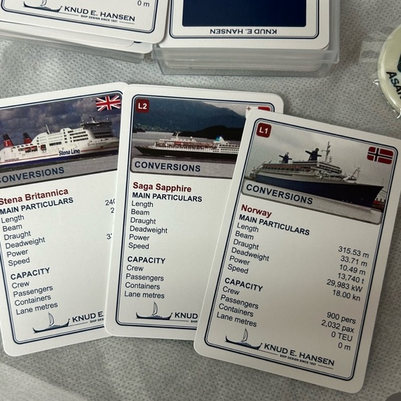A deck of cards with the  details of various Ships - Very cool neat collection - Picture 5 of 7